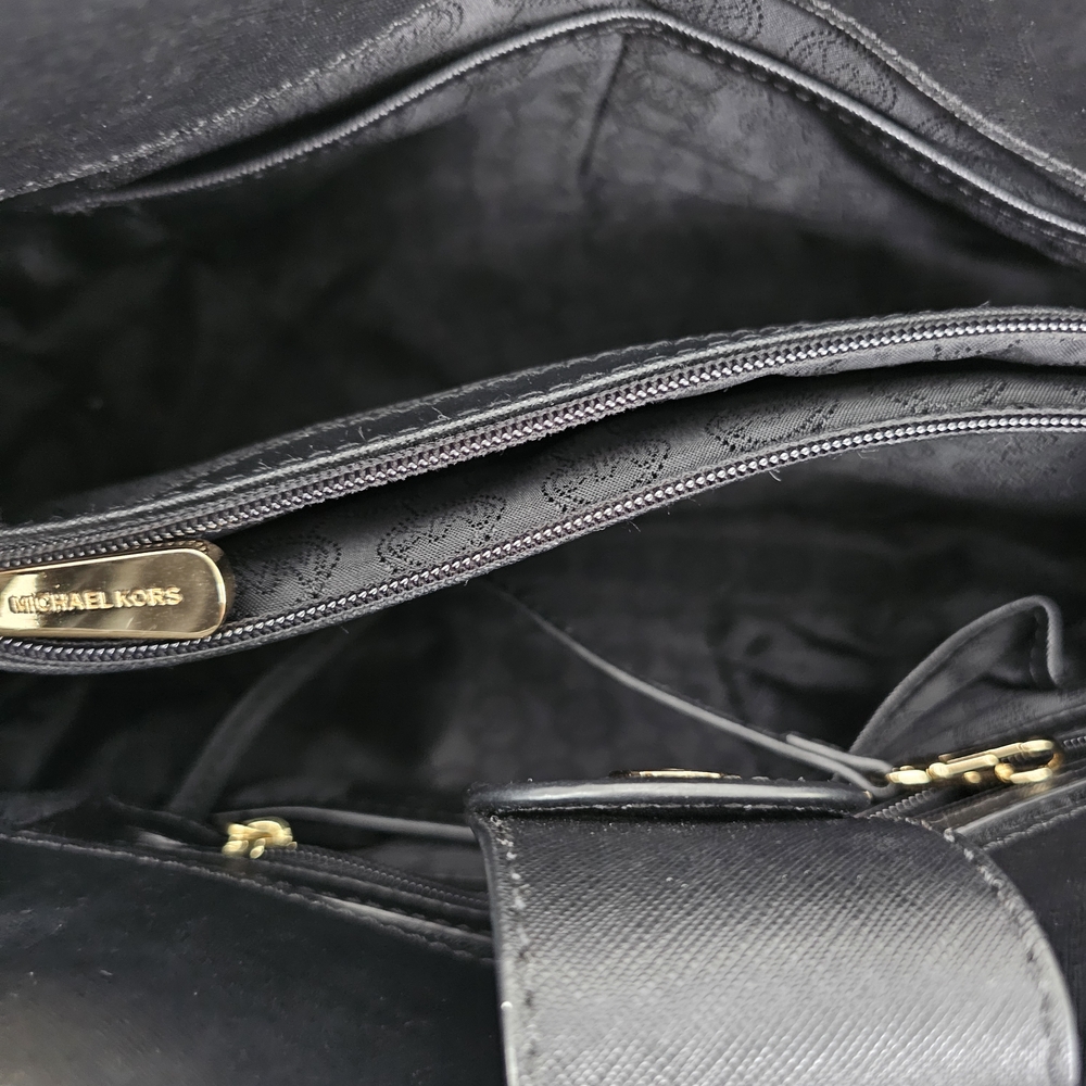 Michael Kors Black Hampton Leather Handbag - Picture 13 of 17